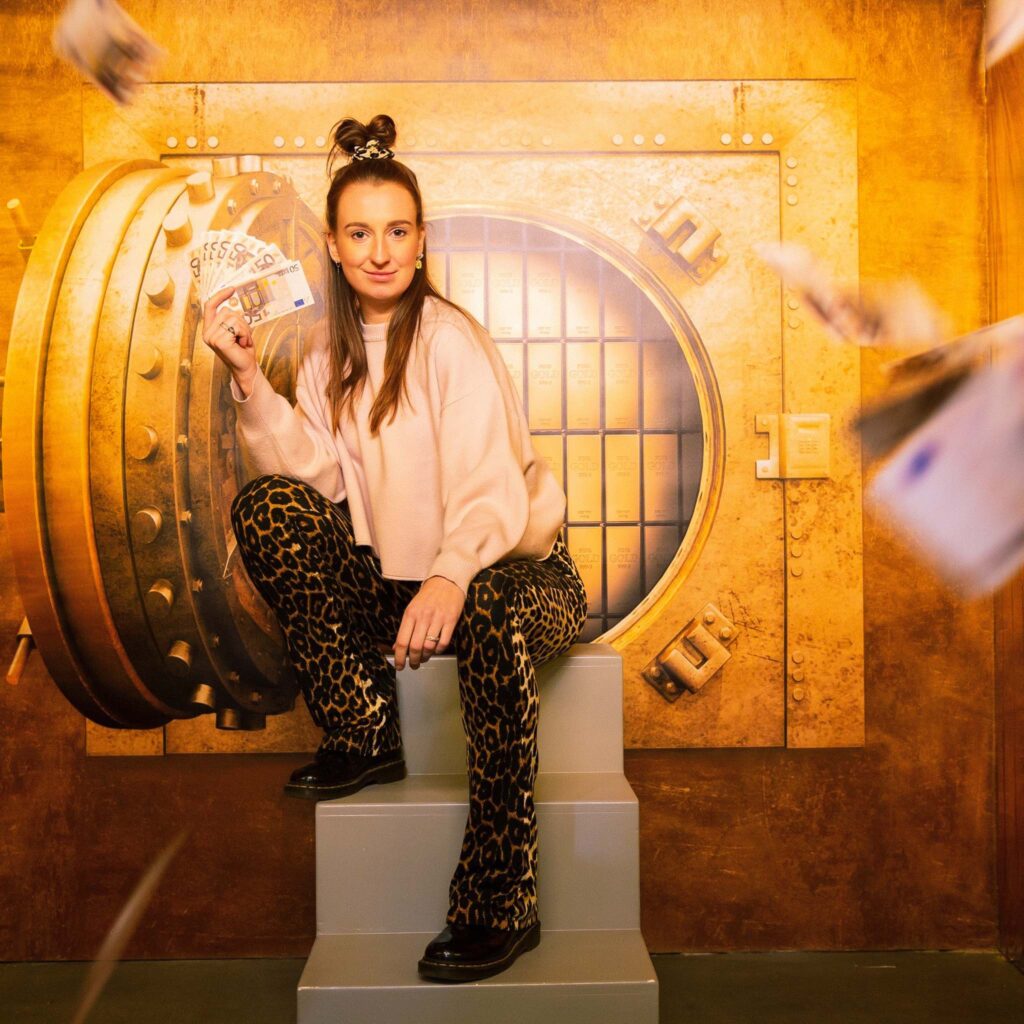 Likeland instagram museum tiktok b2b contact